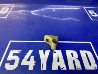 Запчасть крепление солнцезащитного козырька Nissan Cefiro 2002