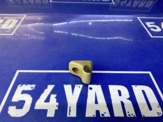 Запчасть крепление солнцезащитного козырька Nissan Cefiro 2002