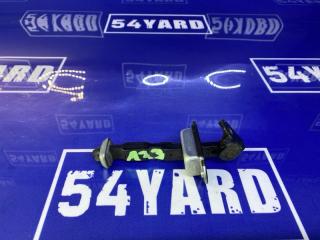 Запчасть ограничитель двери передний Nissan Cefiro 2002