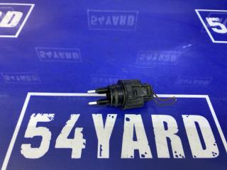 Запчасть датчик уровня бачка омывателя Volkswagen Touareg 2009