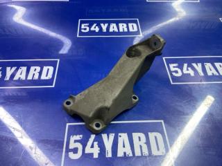 Запчасть кронштейн опоры двигателя левый Audi A4 2003