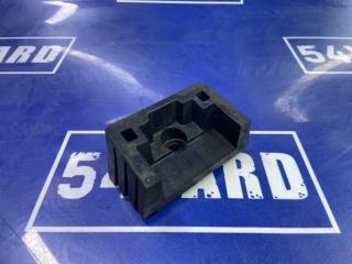 Запчасть поддомкратник задний Volkswagen Touareg 2009