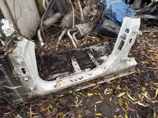 Центральная стойка кузова левая BMW 3