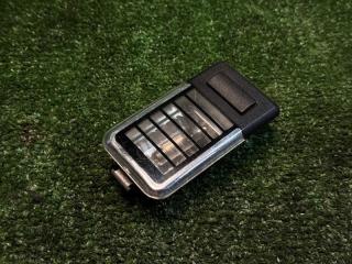 Фото запчасти плафон подсветки салона задний BMW X3 E83 X3 E83 LCI X5 E53 контрактная запчасть Запчасть плафон подсветки салона задний BMW X3 E83 X3 E83 LCI X5 E53