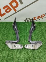 Петля капота Ford Focus 2008