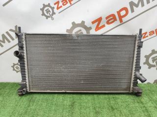 Радиатор охлаждения двигателя Ford Focus 2009