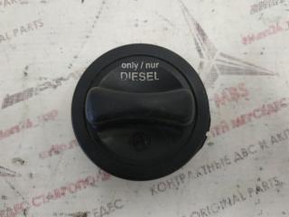 Запчасть крышка бензобака mercedes E 2002