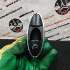 Запчасть кнопка двери mercedes cls 2005