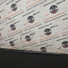 Запчасть упор капота mercedes C 2010