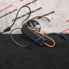 Запчасть усилитель антенны mercedes C 2010