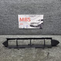 Дефлектор радиатора mercedes E 2001 w210 om611.961 A2105052130 Б/У