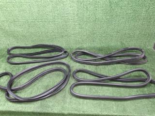 Уплотнение дверное MAZDA CX-30 2021