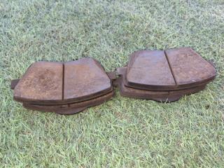 Колодки тормозные передние XC40 2019 XB420 B4204T47