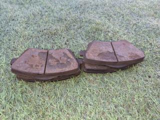 Колодки тормозные передние XC40 2019 XB420 B4204T47