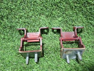 Петля двери XC40 2019 XB420 B4204T47