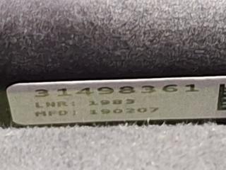 Подголовник сиденья передний XC40 2019 XB420 B4204T47