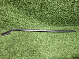 Запчасть молдинг лобового стекла правый VOLVO XC40 2019