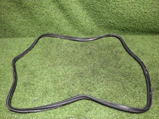 Запчасть уплотнительная резинка двери багажника VOLVO XC40 2019