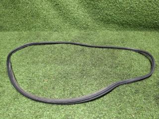 Уплотнительная резинка двери багажника MAZDA RX-8 2004