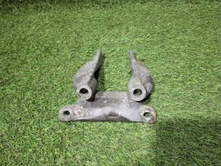 Запчасть кронштейн двигателя SUBARU OUTBACK 2016