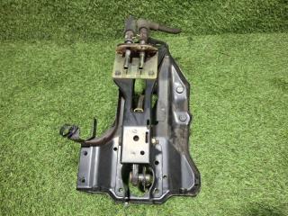 Педаль тормоза ELF 2003 NKR81E 4HL1