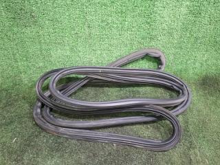 Запчасть уплотнение дверное HONDA STEPWGN 2019