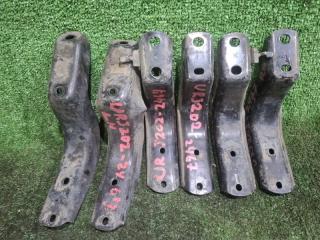 Кронштейн порога LAND CRUISER 2015 URJ202 1UR-FE