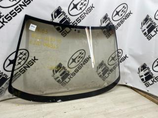 Запчасть стекло лобовое