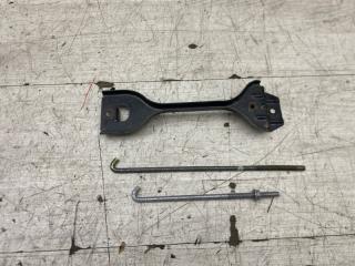 Запчасть крепление аккумулятора Subaru Legacy 2009 #49 (ПРОБЕГ 104 131km)