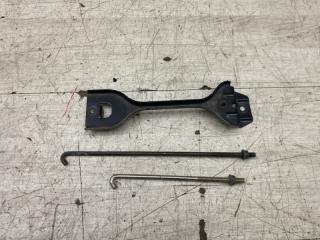 Запчасть крепление аккумулятора Subaru Legacy B4 2005 #46 (ПРОБЕГ 82 360km)