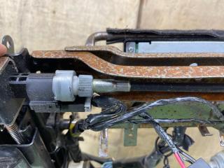 Крепление сиденья переднее правое Legacy 2009 #49 (ПРОБЕГ 104 131km) BPE EZ30D