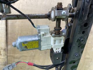 Крепление сиденья переднее правое Legacy 2009 #49 (ПРОБЕГ 104 131km) BPE EZ30D