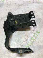 Кронштейн бампера правый MERCEDES C 2005