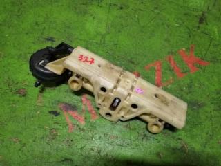 Механизм подголовника задний MERCEDES E 2000