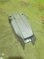 Кронштейн бампера передний правый MERCEDES C 2008