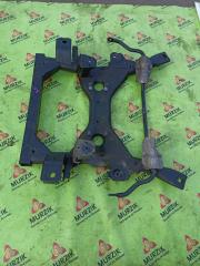 Подрамник двигателя MERCEDES V 2011