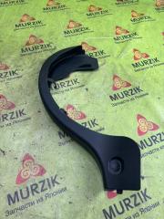 Накладка петли багажника левая MERCEDES C 2010