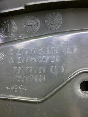 Накладка сиденья левая E 2004 W211 271.941 Накладка сиденья левая E 2004 W211 271.941