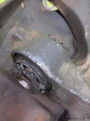 Кулак подвески задний правый E 1996 W210 104.995 3.2L