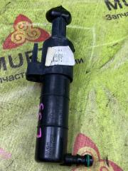 Форсунка омывателя фары левая E 2012 W212 OM 642.850