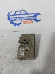 Запчасть замок задний правый Volkswagen Passat 1990