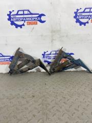 Фото запчасти петли капота Ssang Yong Musso 1995 Б/У запчасть Запчасть петли капота Ssang Yong Musso 1995