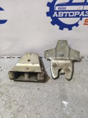 Запчасть замок багажника Москвич 2141