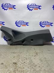 Запчасть накладка на стойку задняя правая Ford Focus 2005