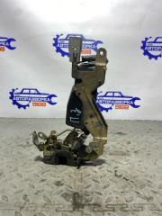 Фото запчасти замок двери задний левый Toyota Sprinter Marino 1996 Б/У запчасть Запчасть замок двери задний левый Toyota Sprinter Marino 1996