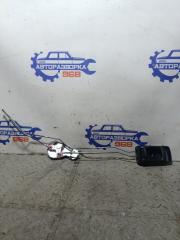 Запчасть ручка двери правая Nissan Almera 1997