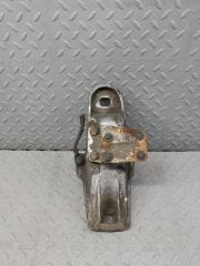 Фото запчасти кронштейн двигателя Audi 200 1989 Б/У запчасть Запчасть кронштейн двигателя Audi 200 1989