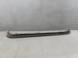 Запчасть направляющая сдвижной двери левая Dodge Caravan 2004