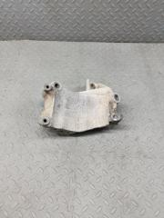 Запчасть кронштейн генератора Dodge Caravan 2004