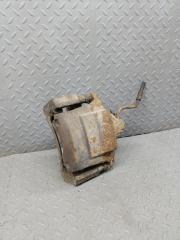 Запчасть суппорт передний правый Dodge Caravan 2004